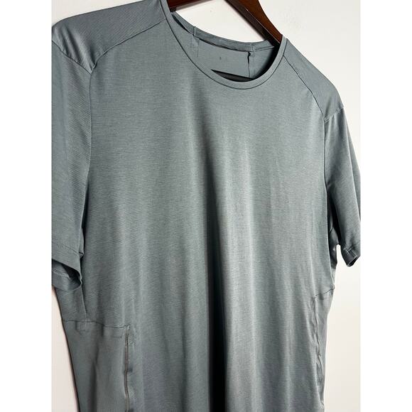 Mens Lululemon Performance T-shirt Size L - Picture 1 of 4